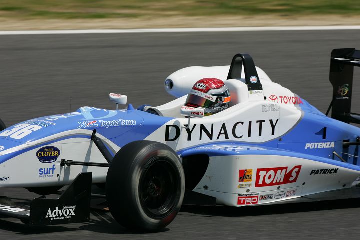 予選でポールポジションを獲得した開幕戦ウイナーのJP.オリベイラ