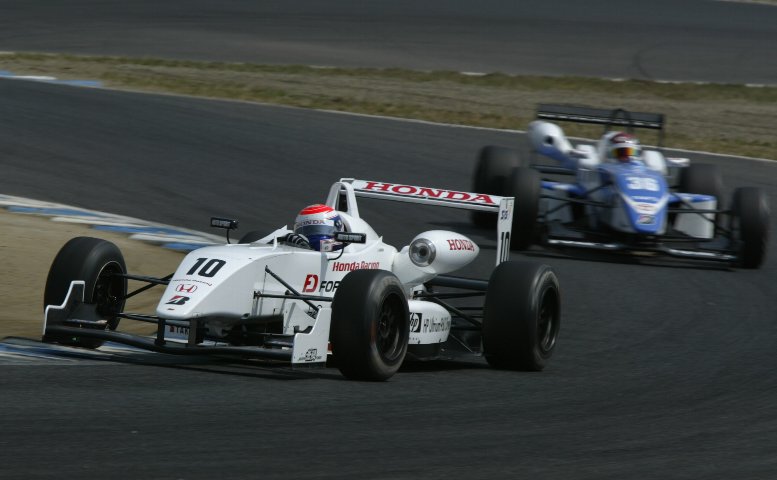 #36オリベイラの猛追を退けた#10武藤英紀