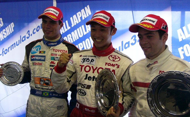 「『クルマを押してゴール』じゃなくてよかった」と笑う中嶋一貴