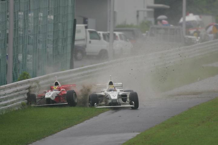 決勝 スタート直後のアクシデント#2