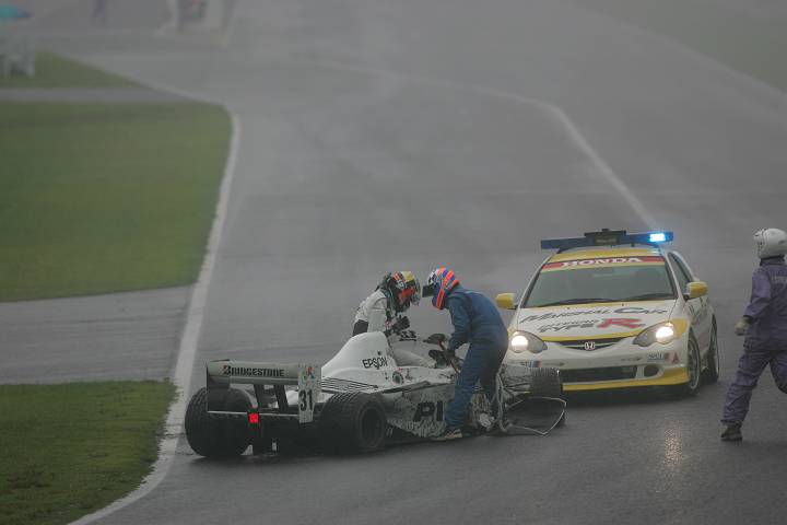 決勝スタート直後のアクシデント#4