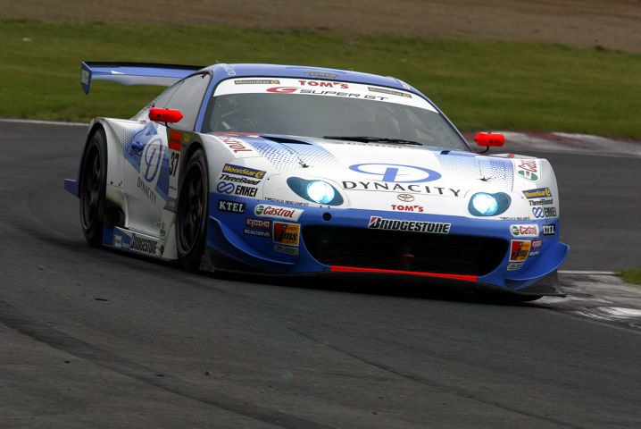 決勝初優勝の若手コンビが駆るDYNACITY SUPRA