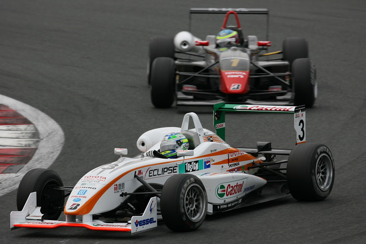 オリバー・ジャービスを抜2位に飛び込んできたのはロベルト・ストレイト・フィーリョ