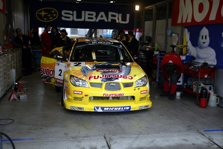 なんとしてもここで一矢報いたいフジツボインプレッサがフリー走行でもトップタイム。