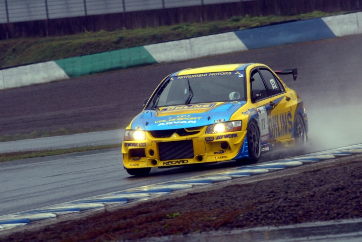 めまぐるしく入れ変わったトップ争い。しかし終わってみれば今回も優勝は11号車だった。