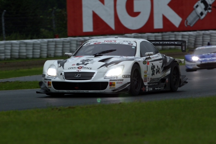 激しいドッグファイトを制して一時はトップに立った宝山SCだったが.......