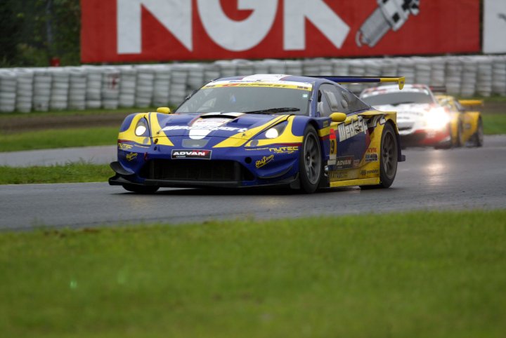 積極的な走りでトップの座を奪い取った関口。苦戦の続いたウェッズセリカにとっても待望の�