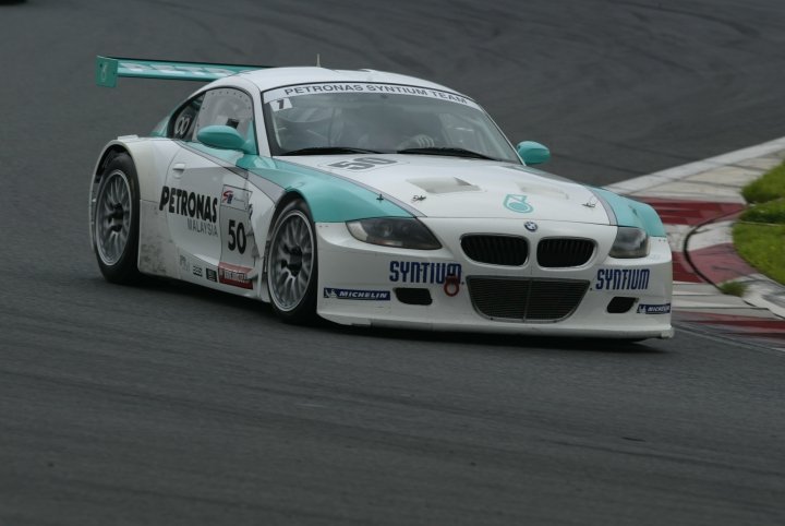 圧倒的な速さでポールを獲得したBMW Z4