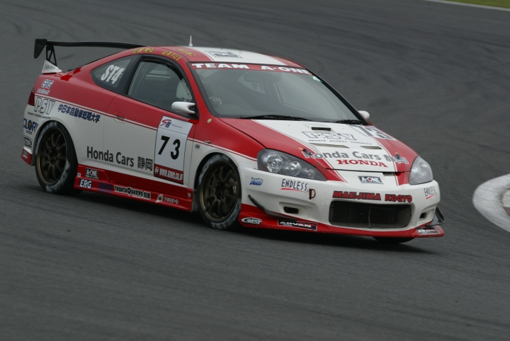 山本、花岡両名の安定した速さでクラストップを獲得した＃73インテグラ