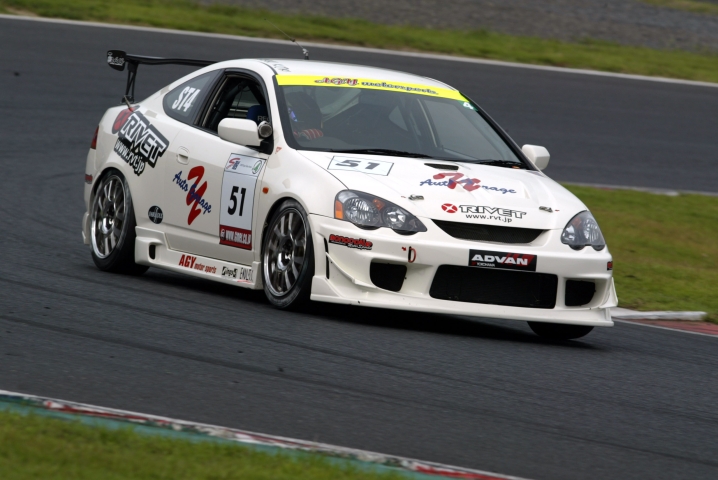 ST4トップは予選から好調な51号車。