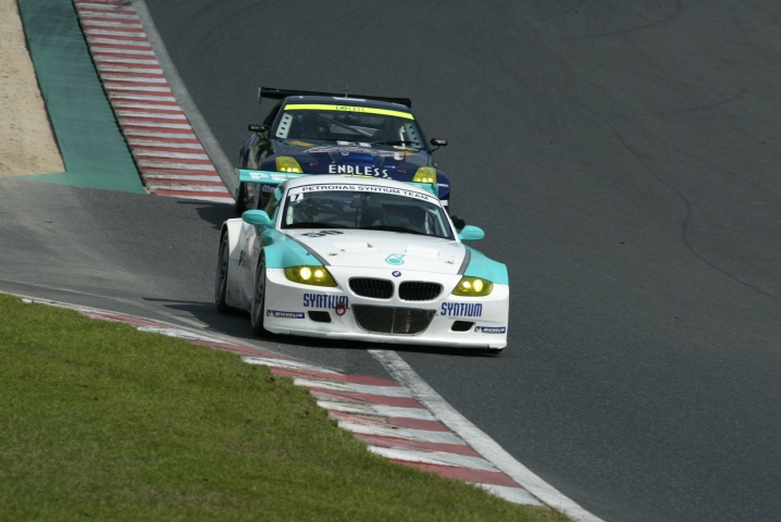 序盤から積極的な走りでトップを奪った柳田のBMW Z4Mだったが......