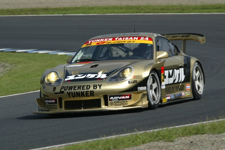 GT300のフリー走行トップはユンケルポルシェの谷口