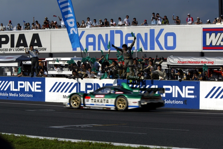 これまでの不運が嘘のように順調なレースを戦った道上/小暮ペアが念願の勝利を挙げた