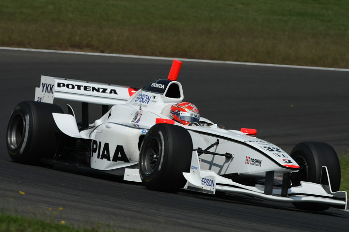 予選1回目アグレッシブな走りで暫定ポールを獲得した小暮卓史（PIAA NAKAJIMA)