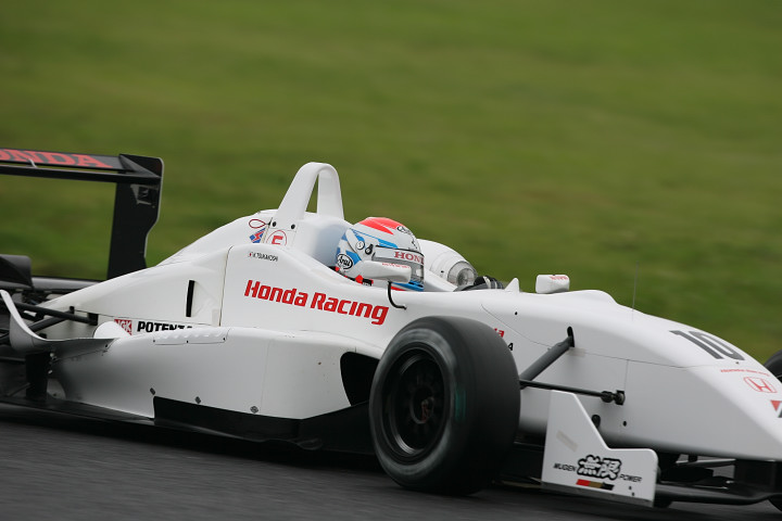 今シーズン2度目のポールポジションを獲得した塚越広大（Honda Real）