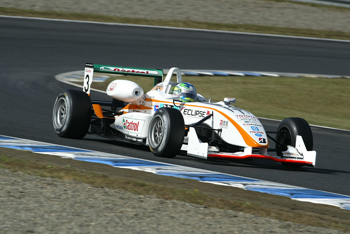 第19戦予選で僅差のポールシッターとなったポイントリーダー、ロベルト・ストレイト（INGING）