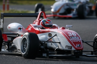 大嶋和也（TDPトムス）がポールトゥウインで10代最後のレースを制した