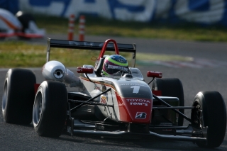 決勝2位は大嶋のチームメイトのオリバー・ジャービス（TDPトムス）