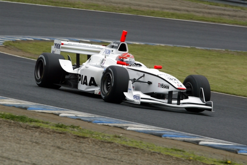 雨で路面が濡れる前にタイムを出した小暮卓史（NAKAJIMA）はスペシャルステージ3位