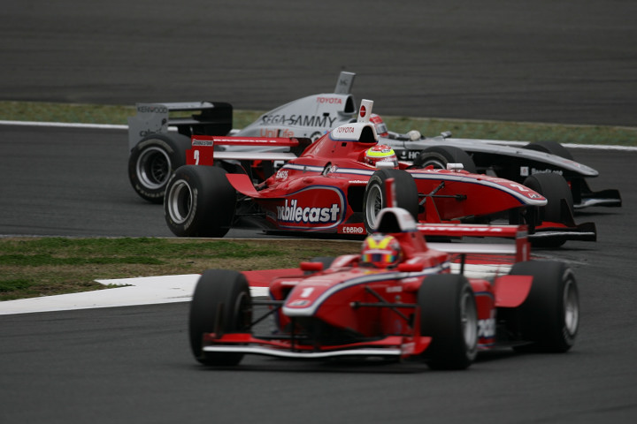 松田次生とＪＰオリベイラのドッグファイトはこのレース最大の見所だった