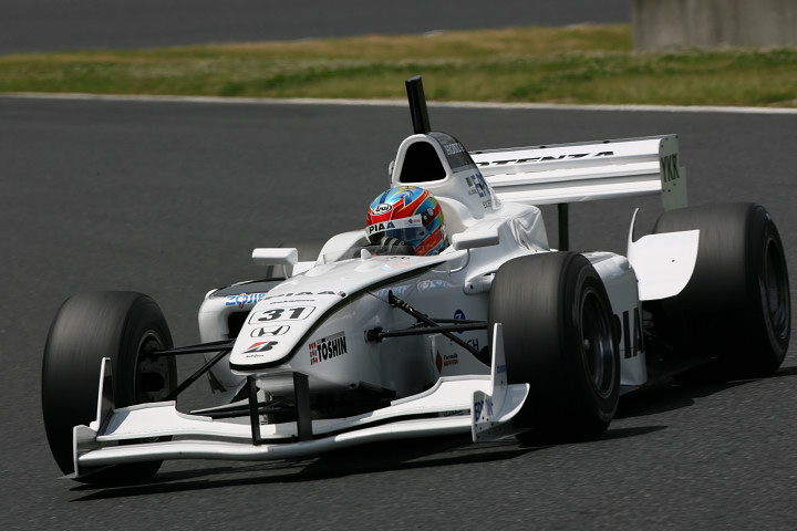 予選1回目暫定3位はロイック・デュバルでNAKAJIMA勢は上々の滑り出し