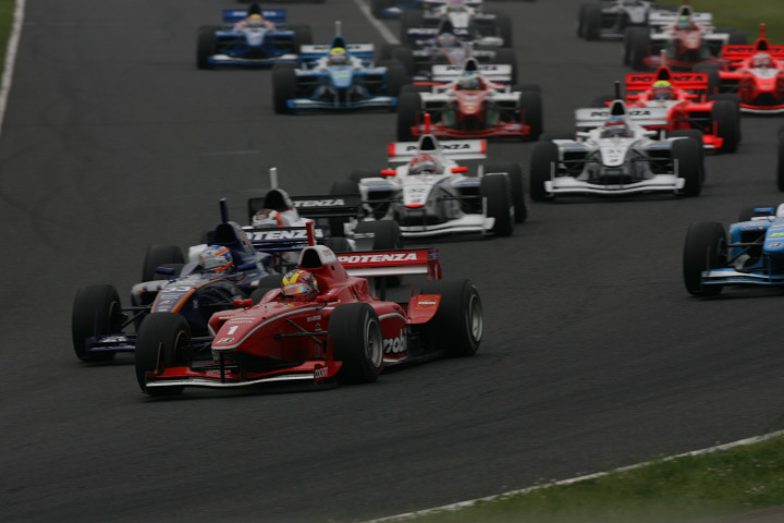 2位以下は混戦、ブノワ・トレルイエがロニー・クインタレッリを抑える