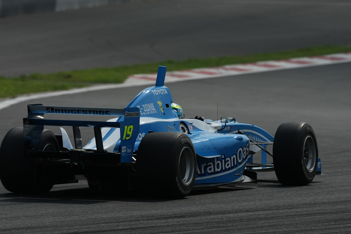 予選2回目もただ一人1分26秒台に入り久々のポールを決めた本山哲（Arabian Oasis IMPUL）