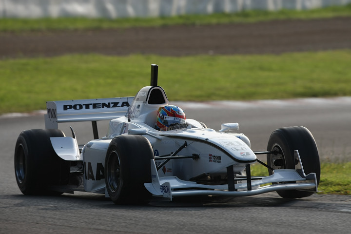 予選2回目で2位に飛び込んだのはロイック・デュバル、PIAA NAKAJIMA 1-2