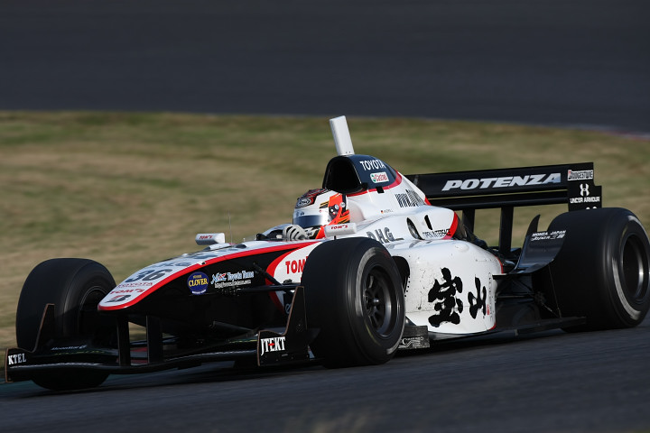 決勝で2位に入ったのはアンドレ・ロッテラー（DHG TOM'S）