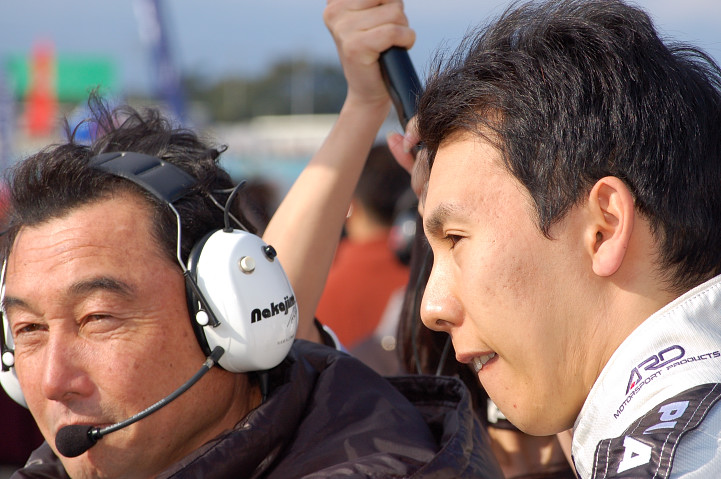スターティンググリッドにて、小暮卓史（PIAA NAKAJIMA）