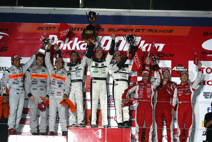 GT500クラスの表彰式