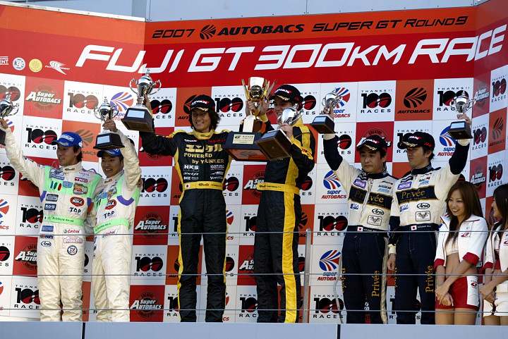 GT300クラスの表彰式