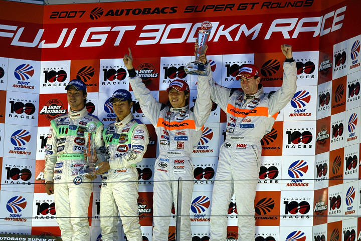 GT500、GT300両クラスのチャンピオン