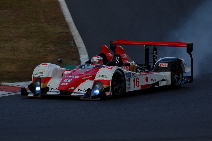 全戦ポールポジションを決めた無限COURAGE（黒澤治樹／中野信治組）