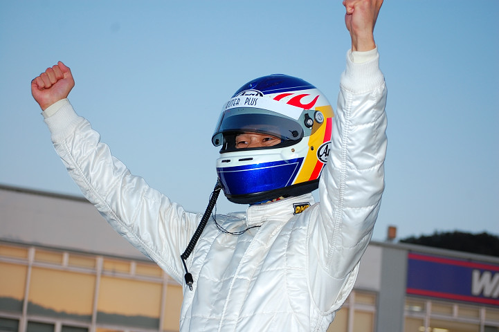 優勝ドライバーの富澤勝（Aim Sprots GC-21）