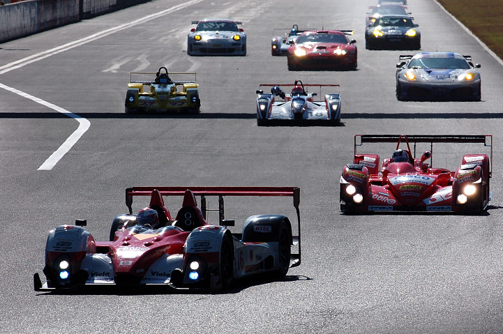 最後のJLMCが6時間先のゴールを目指してスタートした