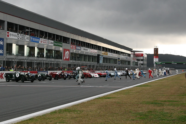 セレモニーで、ルマン式スタートが行われました