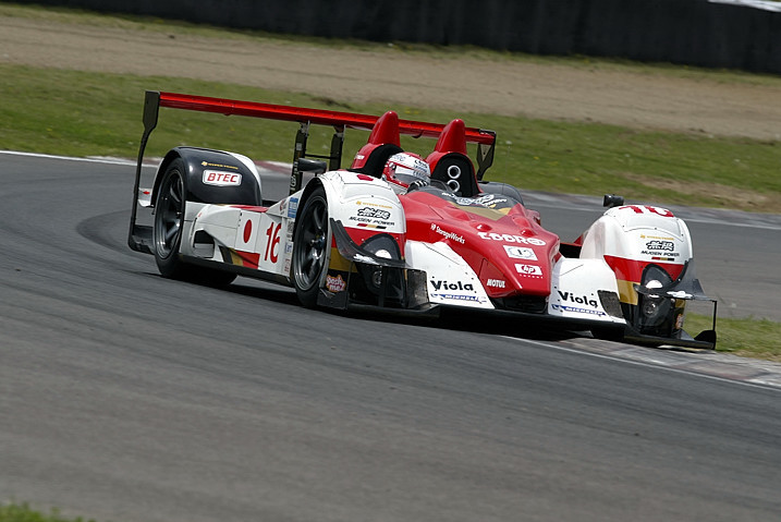 ポールポジションを獲得した無限 COURAGE LC70（黒澤治樹／中野信治組）