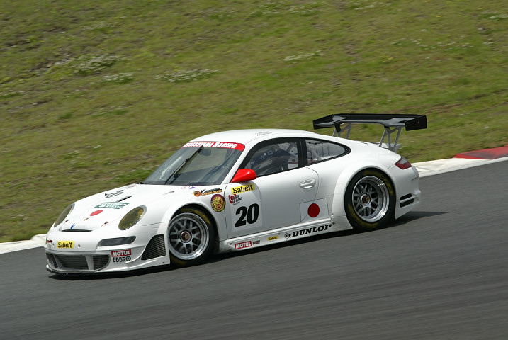 ドライバーズ予選7位はLMGT2のダンロップPORSCHE 997（福山英朗/宮川やすお/谷口 行規組）
