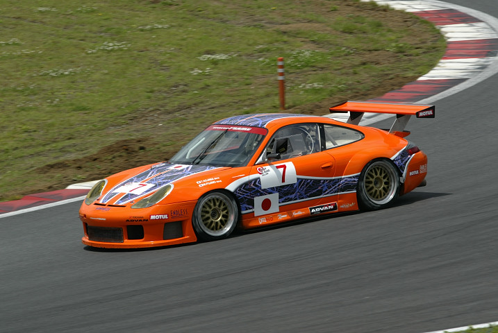 ドイラバーズ予選9位はLMGT1クラスのSCUDERIA FORME GT3-R（小嶋貞一／藤野昌弘組）