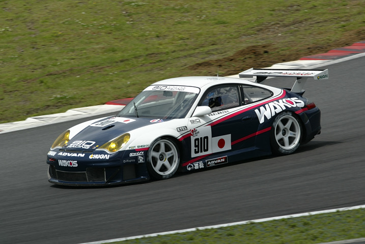 ドライバーズ予選8位はLMGT2の910 WAKO'S PORSCHE（中山良明/DRAGON/吉田基良組）