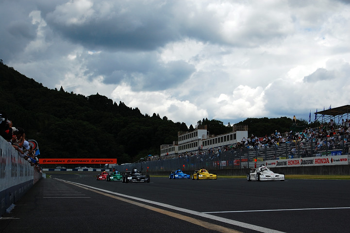 マスターズ・オブ・フォーミュラがスタートした