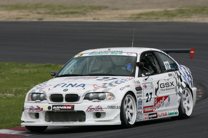 ST3クラス優勝はカルラレーシング☆ings北海Zとのバトルを制したFINAアドバンBMW M3