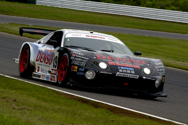 トヨタが十勝に持ち込んだハイブリッドカー、DENSO SARD SUPRA HV-R