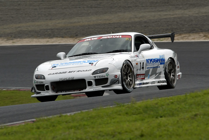予選でST3クラスポールポジションは開成商事・エッグルウRX-7（増田芳信/入口秀樹/吉冨章組）