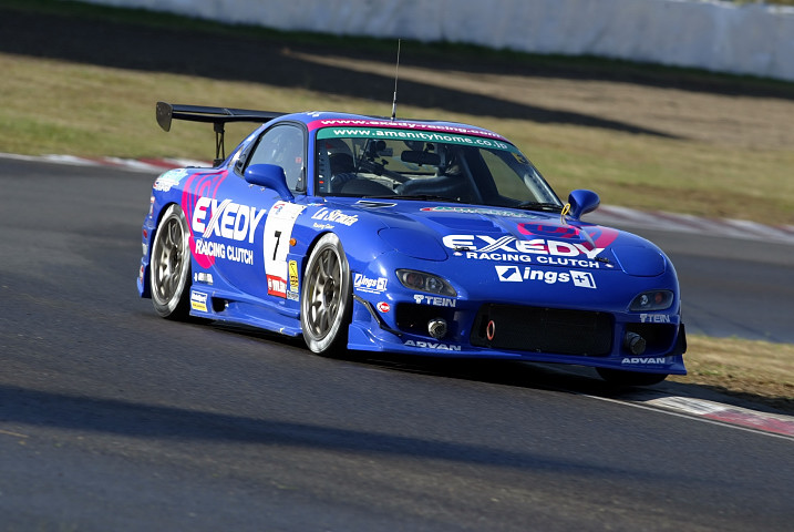 ST3クラス予選トップはアメニティホーム・エクセディRX－７（井入宏之／佐々木孝太／赤鮫オヤ