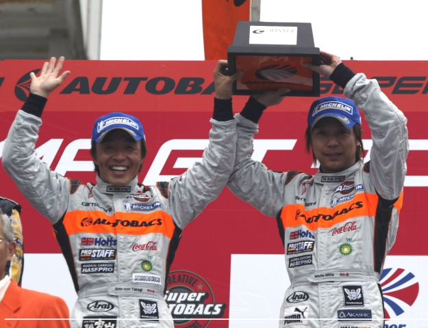 鈴木亜久里の目の前で勝利して見せた新田/高木組