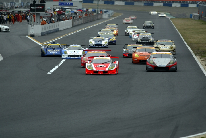 GT300クラスのスタート