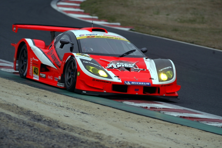 ニューボディ投入2戦目の勝利は、迅速なピット作業とドライバーの攻めの姿勢が呼び込んだ