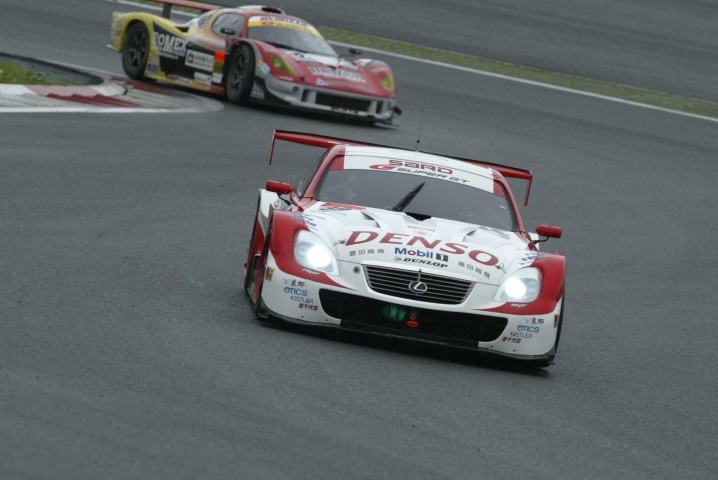 めまぐるしく変化する路面コンディションにうまく対応したサードSC